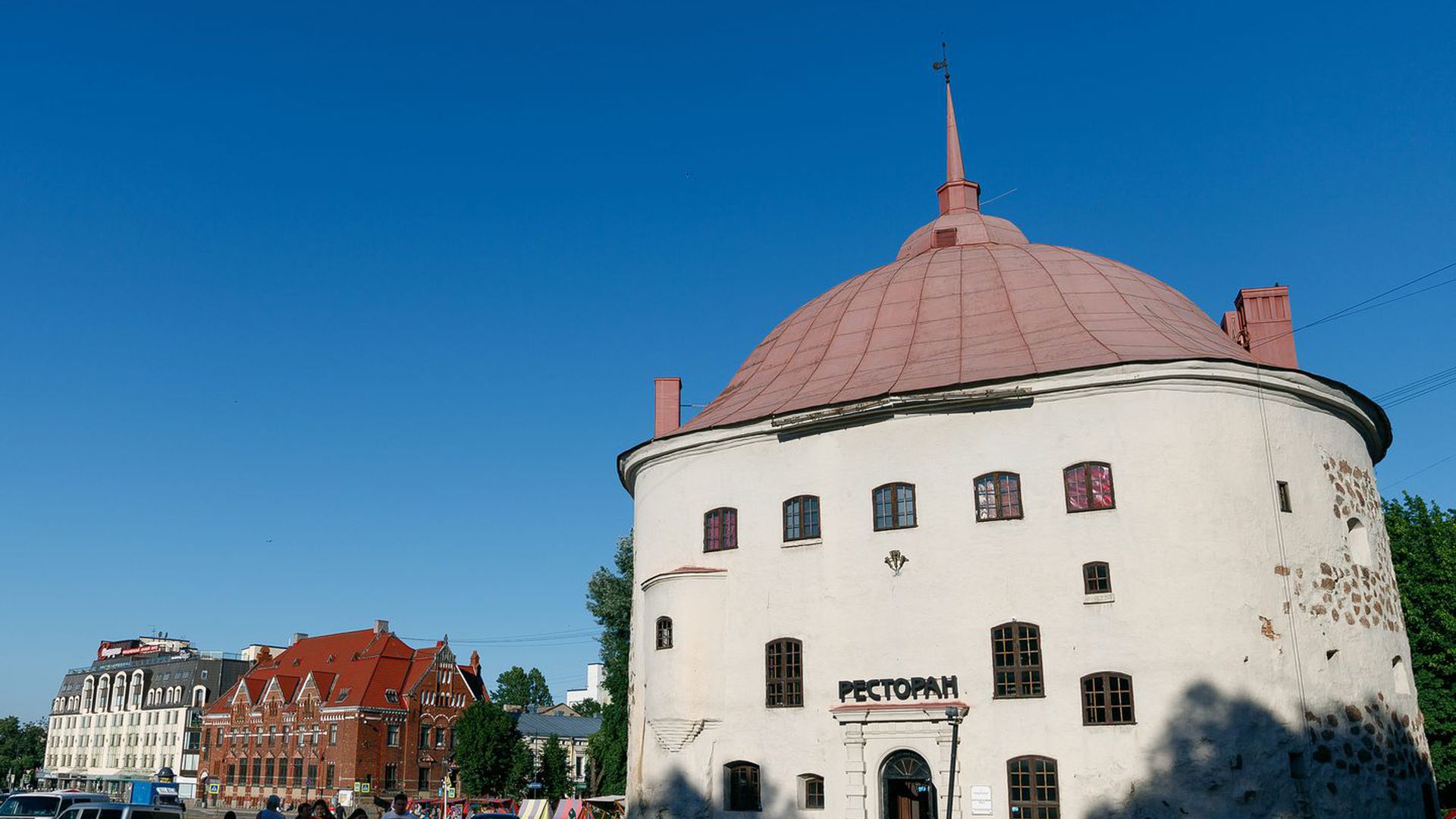 Выборг путешествие. Выборг экскурсии по городу от вокзала. Индивидуальные экскурсии по выборгу. Выборг экскурсии по городу от вокзала. Финская архитектура выборга.